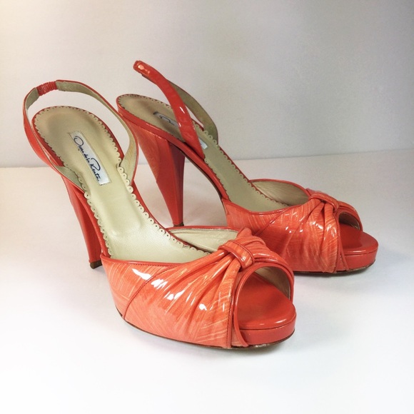 Auth. Oscar de la Renta Coral Patent Leather Peep Toe Heels